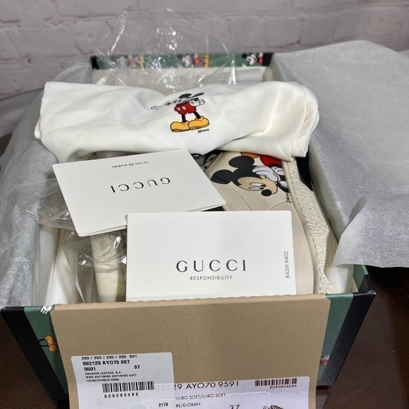 GUCCI x Disney Women's Ace Mickey Mouse Low Top Retro Vintage Sneakers 37 BNIB - Picture 9 of 15